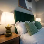 Appartement - Meets Nature - Riverside - Sleeps 8 - Balcony Leeds (West Yorkshire)