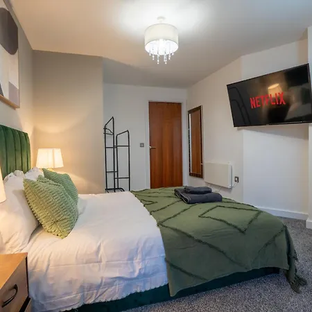 Apartment - Meets Nature - Riverside - Sleeps 8 - Balcony