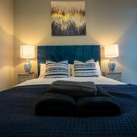 Apartment - Meets Nature - Riverside - Sleeps 8 - Balcony Leeds (West Yorkshire)