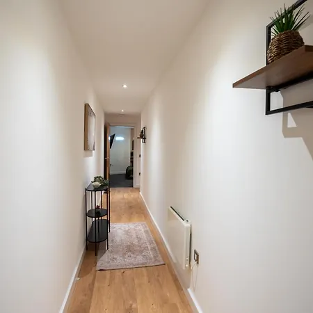 Apartment - Meets Nature - Riverside - Sleeps 8 - Balcony Leeds (West Yorkshire)