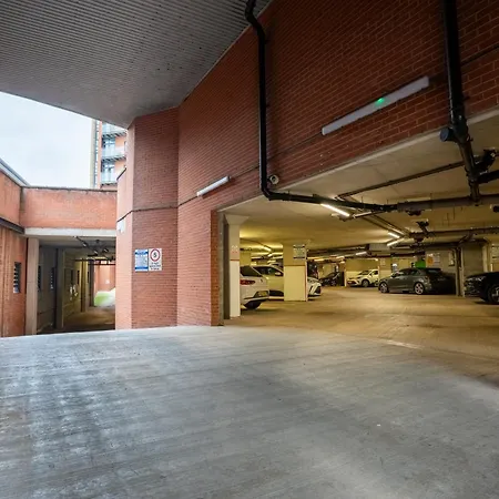 公寓 - Meets Nature - Riverside - Sleeps 8 - Balcony 利兹