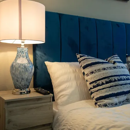 公寓 - Meets Nature - Riverside - Sleeps 8 - Balcony 利兹