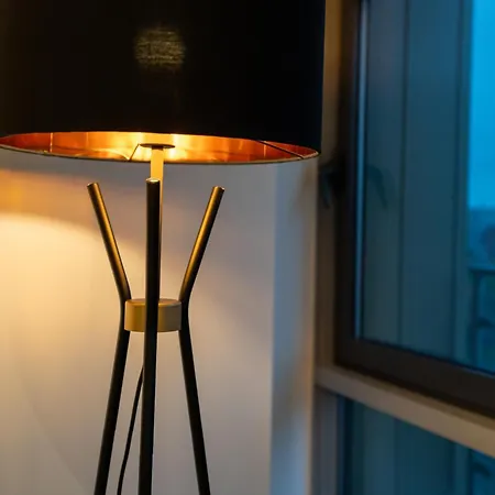 - Meets Nature - Riverside - Sleeps 8 - Balcony 公寓 *