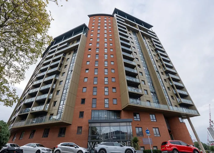 - Meets Nature - Riverside - Sleeps 8 - Balcony * Leeds (West Yorkshire)