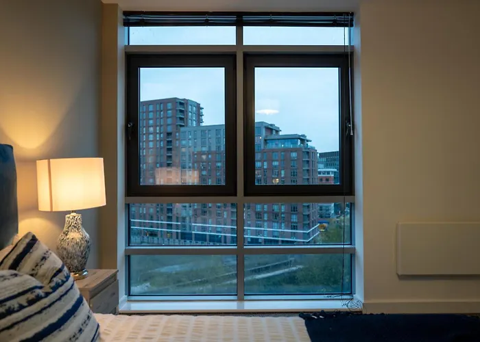 Appartement - Meets Nature - Riverside - Sleeps 8 - Balcony *