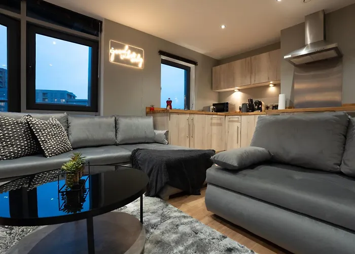 - Meets Nature - Riverside - Sleeps 8 - Balcony Apartamento *