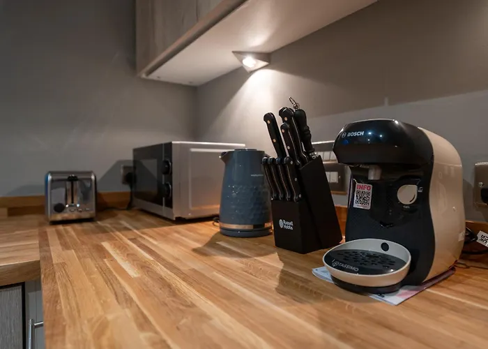 - Meets Nature - Riverside - Sleeps 8 - Balcony Apartamento *