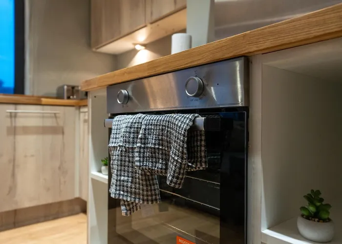 - Meets Nature - Riverside - Sleeps 8 - Balcony * Leeds (West Yorkshire)